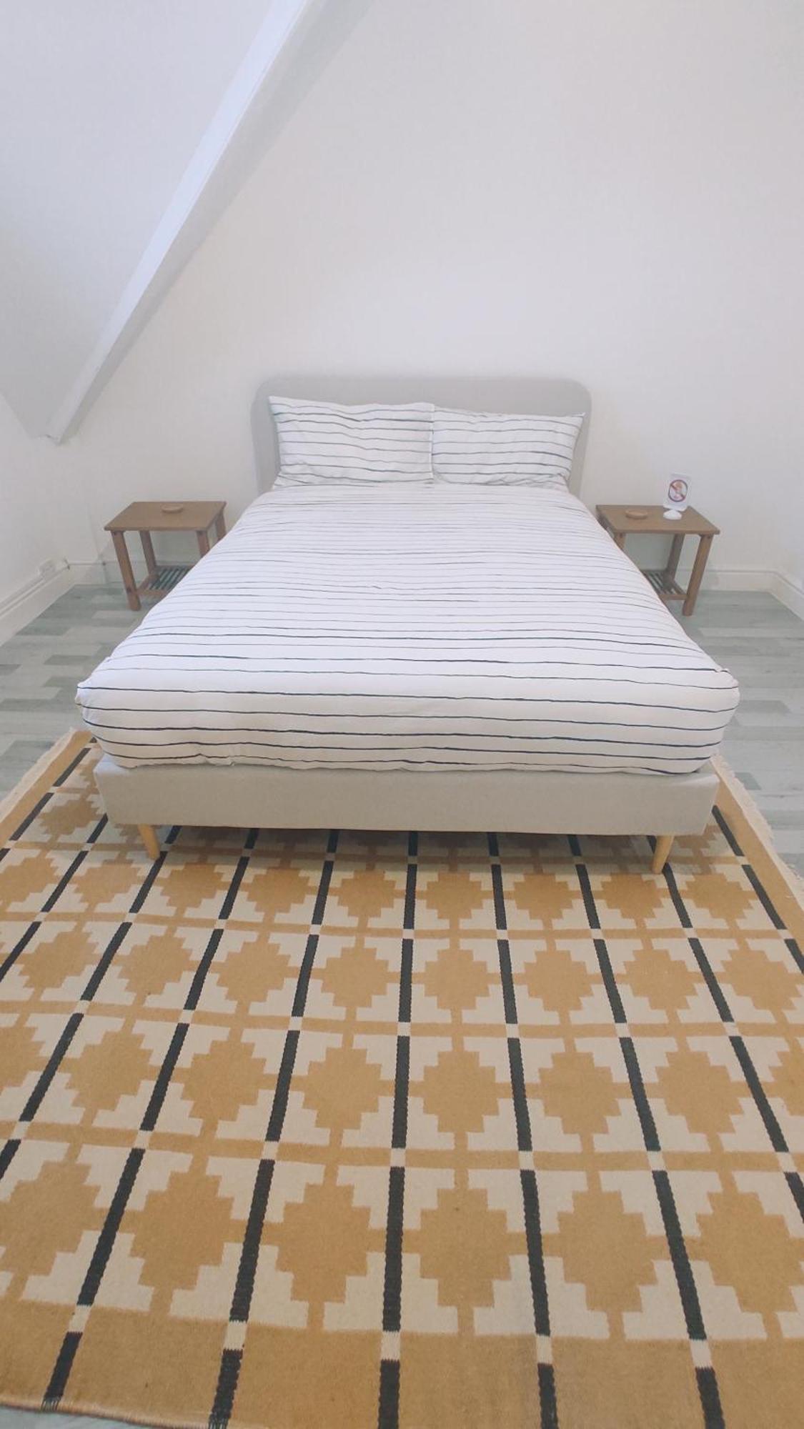 קארדיף Casa Jimenez - Close To Town With Shared Bathroom מראה חיצוני תמונה