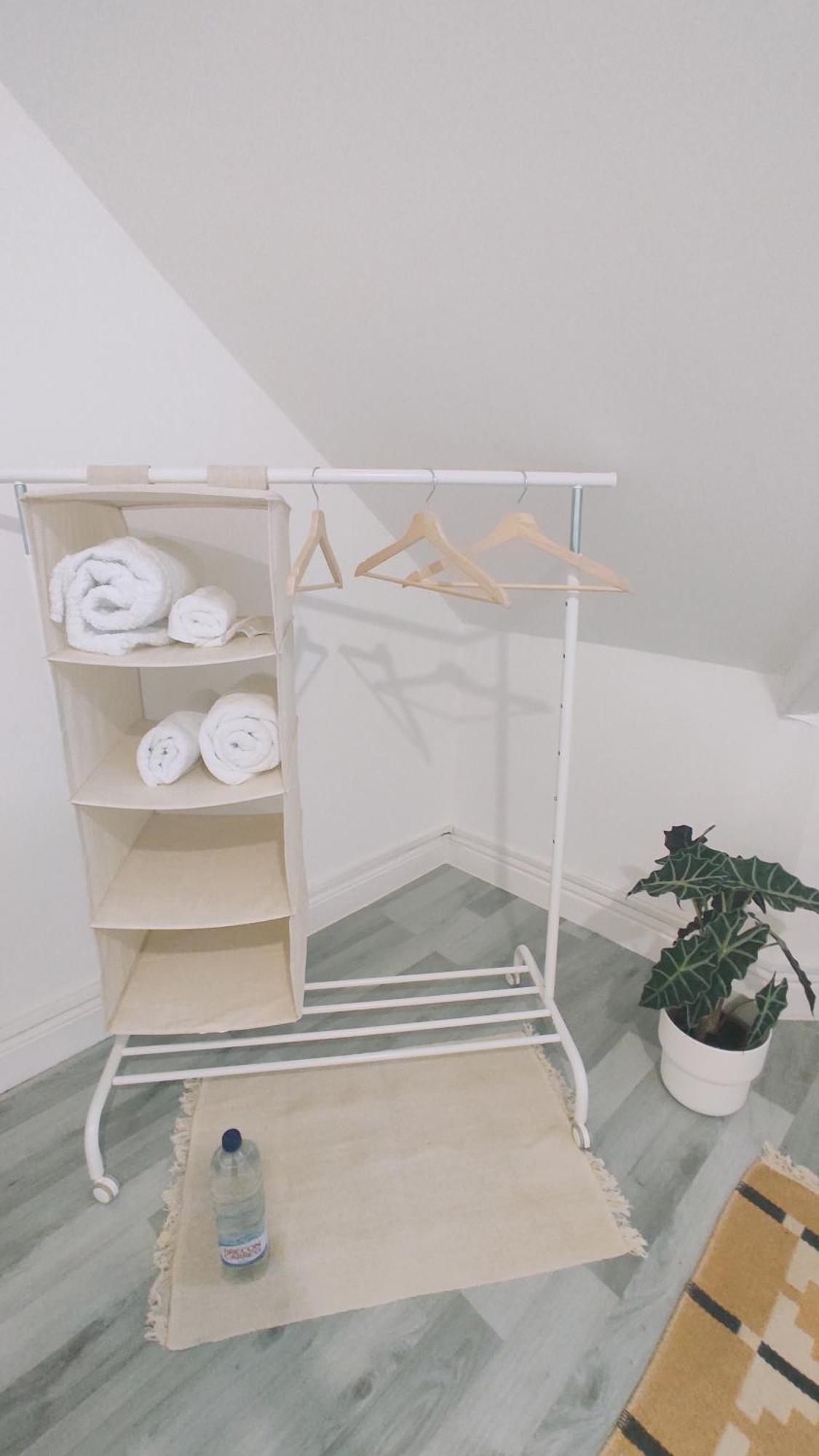 קארדיף Casa Jimenez - Close To Town With Shared Bathroom מראה חיצוני תמונה